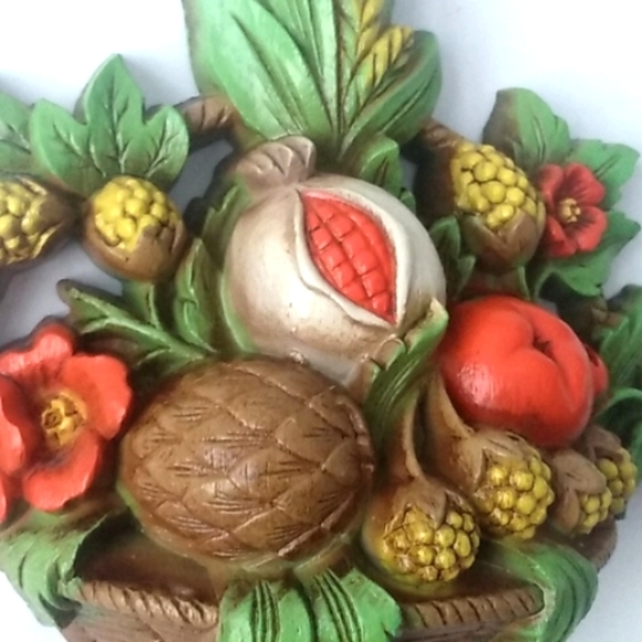 Burwood 1969 faux wicker Basket w/ fruit, flowers wall plaques - Picture 8 of 16